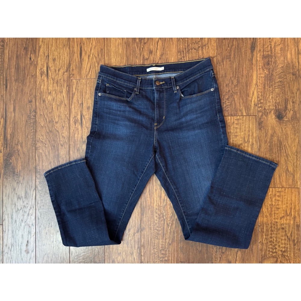 Levis Classic Straight Leg Jeans Womens 10 Dark Wash Indigo Mid Rise Denim Pants